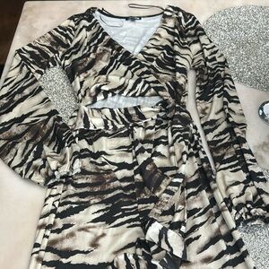 Fashion nova jumpsuit med